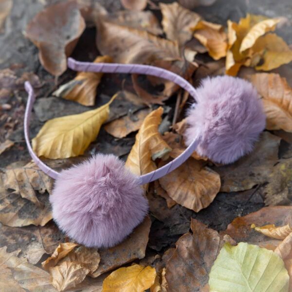 NORA -  Hårbøjle m/faux pels Pom Pom - Image 2