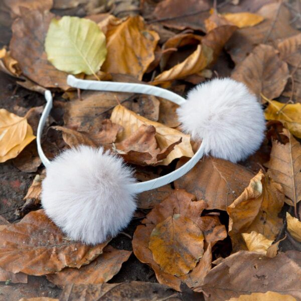 Pompom headband OW | NORA - Hårbøjle m/faux pels Pom Pom