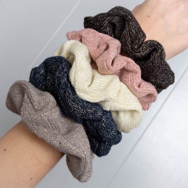 Scrunchie Strikket navy glitter  fra Little Wonders - Image 2