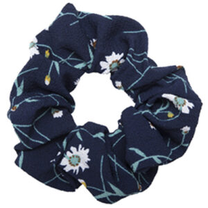 Mørkeblå crepe scrunchie med blomster